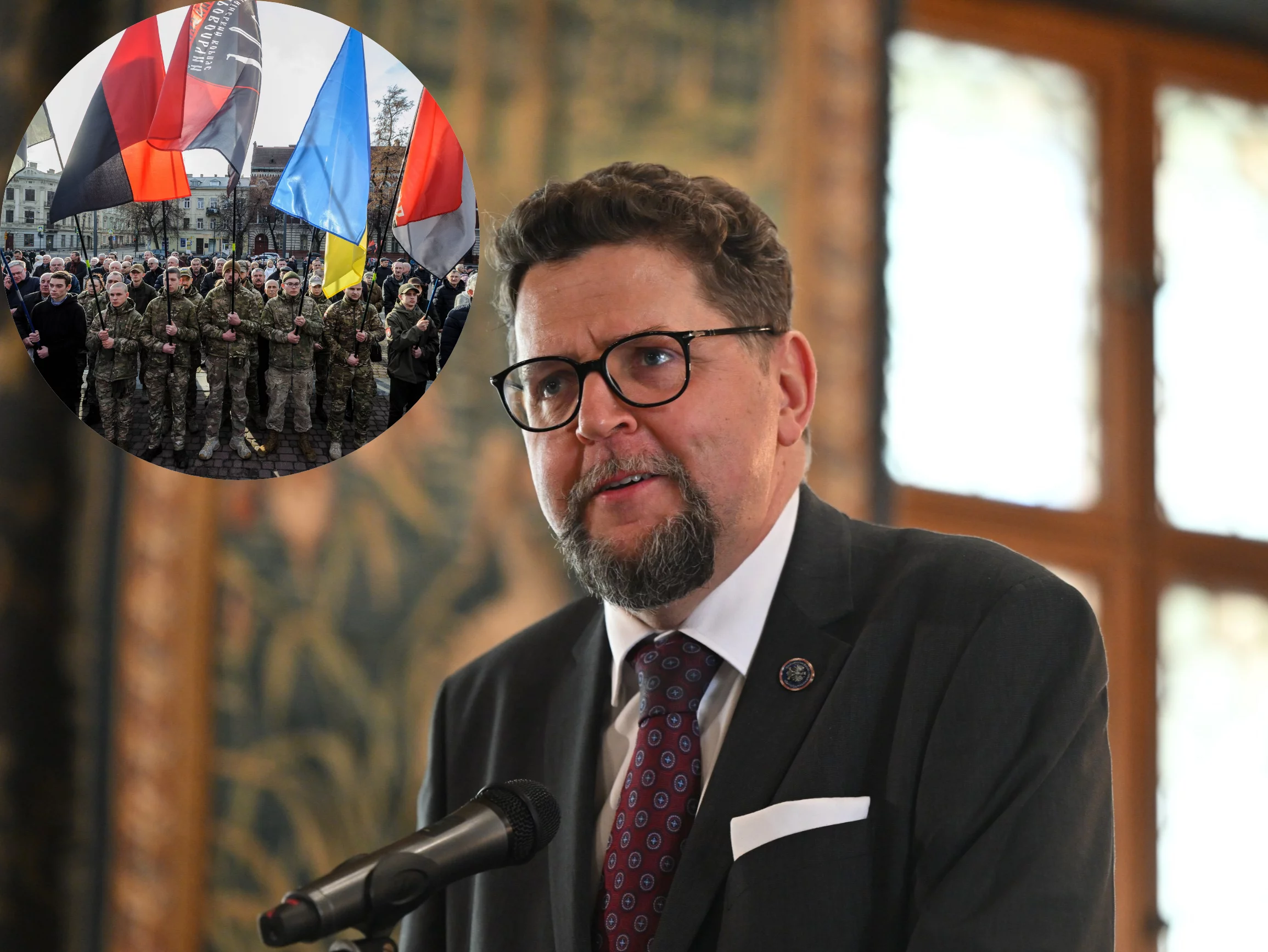 Wiceminister nauki Andrzej Szeptycki / Flagi UPA i Ukrainy