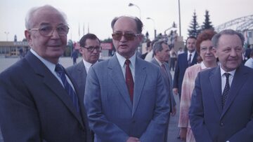 od lewej: Gustav Husak,  gen. Wojciech Jaruzelski,  Milos Jakes