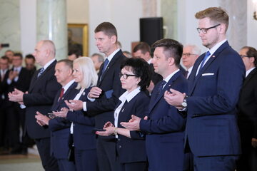 Od lewej: Jacek Sasin, Marian Banaś, Bożena Borys-Szopa, Dariusz Piontkowski, Elżbieta Witek, Michał Dworczyk oraz Michał Woś podczas uroczystości mianowania nowych ministrów