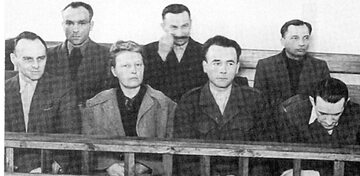 Od lewej: Witold Pilecki i Maria Szelągowska podczas procesu w 1948 r.