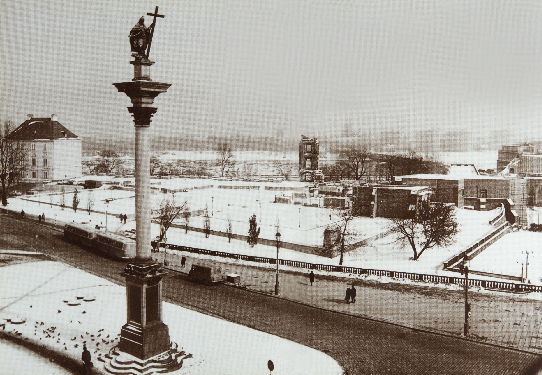 Teren zamkowy przed rozpoczęciem odbudowy, 1970