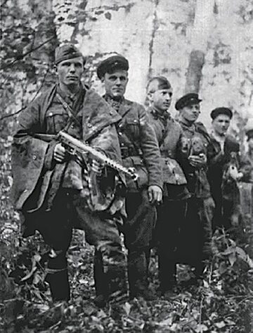 Oddział Ukraińskiej Powstańczej Armii (UPA), 1947 r. fot. East News