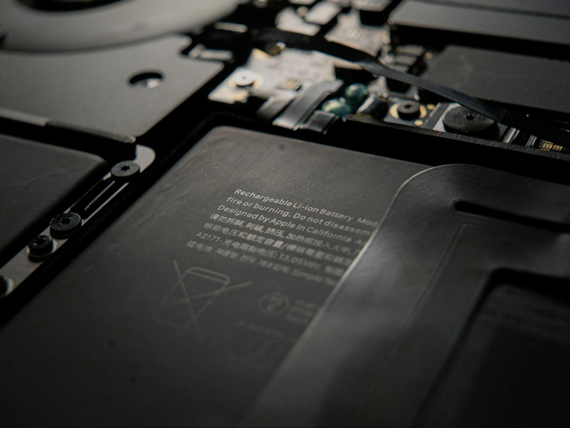 Bateria jonowo-litowa w laptopie