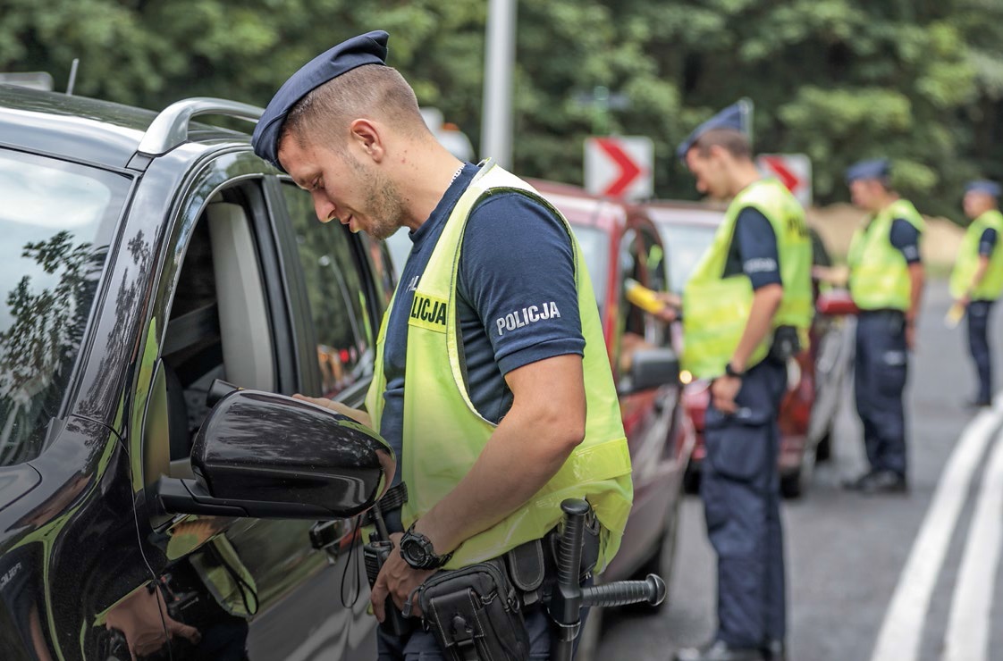 Policja podczas kontroli