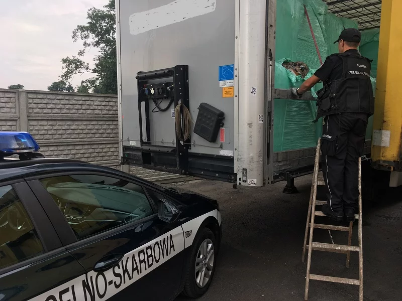 Opole: Zatrzymano ciężarówkę z 24 tonami odpadów