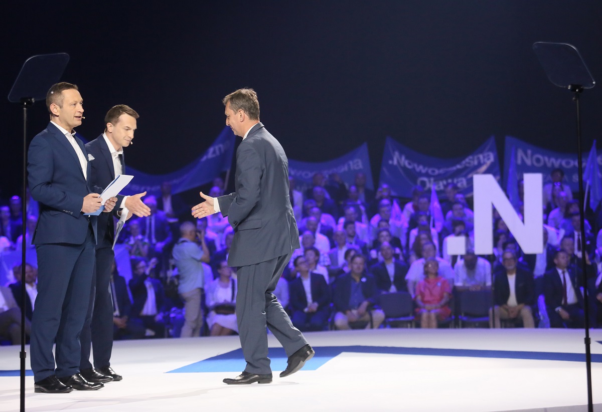 Sekretarz generalny Nowoczesnej Adam Szłapka, członek zarządu Nowoczesnej Paweł Rabiej oraz poseł PO Andrzej Halicki (P) podczas konej Nowoczesnej