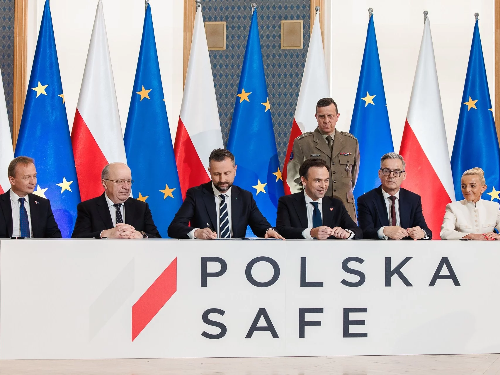 Uroczystość podpisania umowy SAFE
