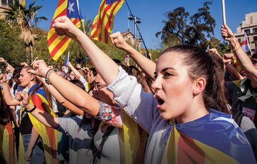 Ośmiu byłych ministrów katalońskiego rządu już zostało aresztowanych za podburzanie do oporu przeciwko hiszpańskim władzom