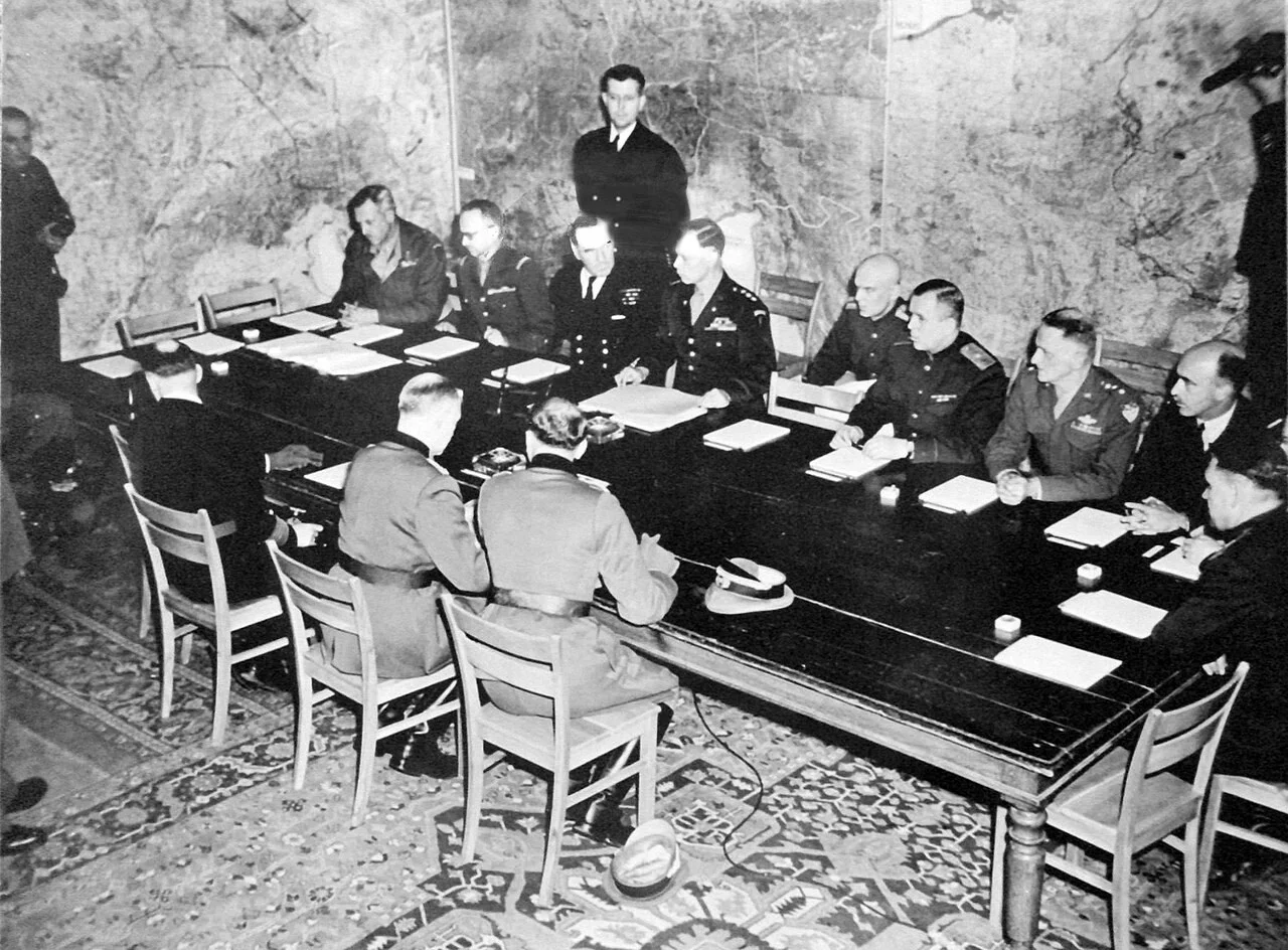 Podpisanie aktu kapitulacji Niemiec 7 maja 1945 rok, Reims