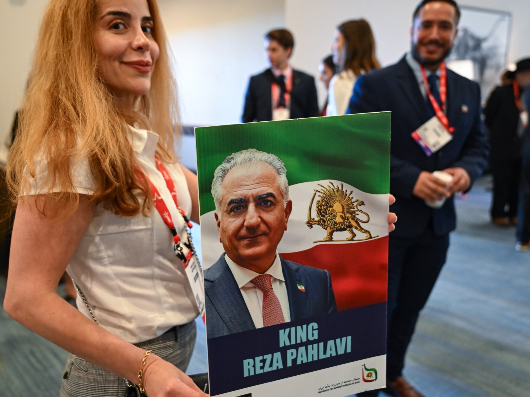 Zwolennicy Cyrsa Rezy Pahlawiego