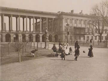 Pałac od strony Ogrodu Saskiego około 1895 r.