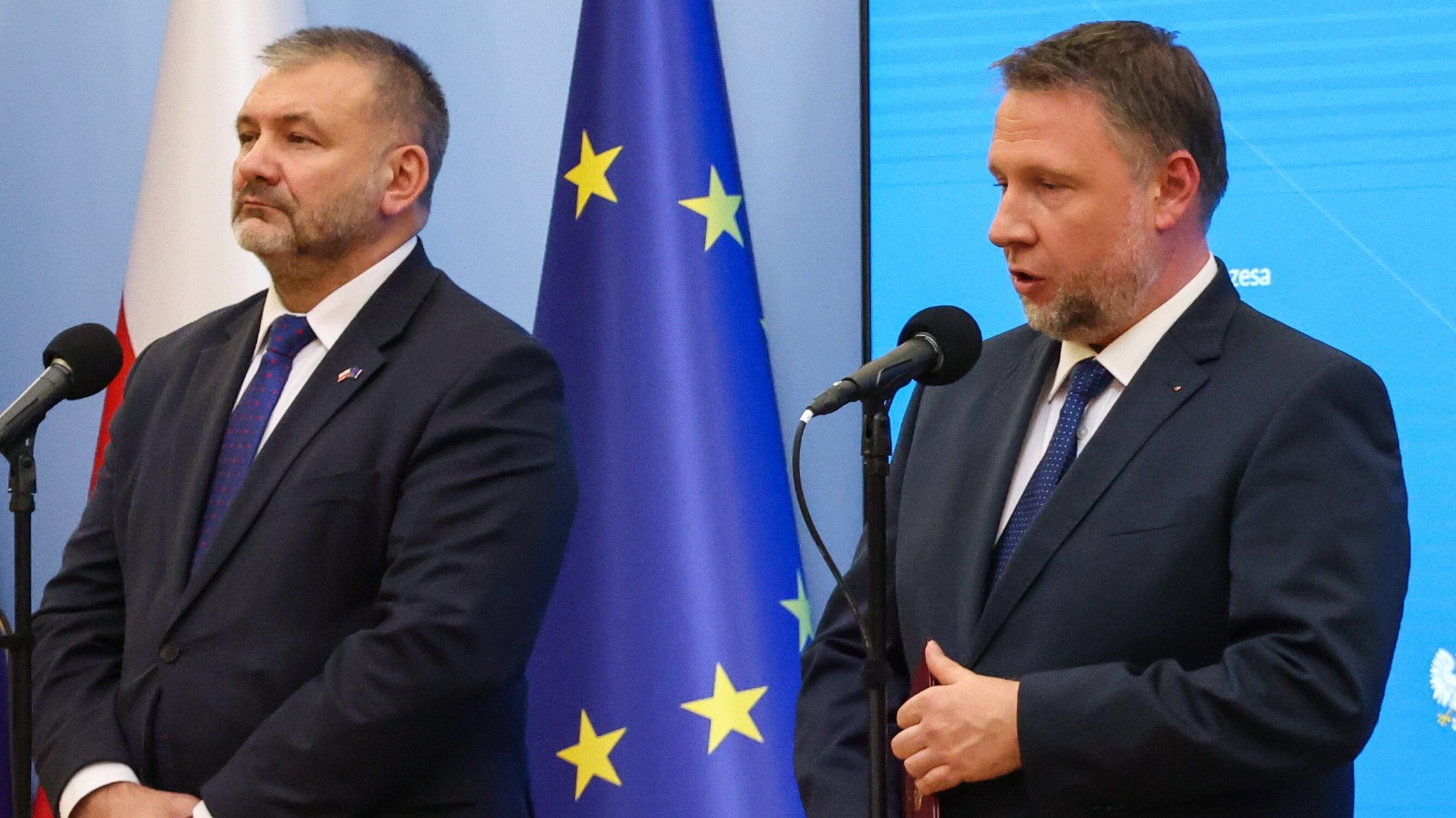Ministrowie spraw wewnętrznych i administracji Marcin Kierwiński (P) oraz sprawiedliwości Waldemar Żurek (L)