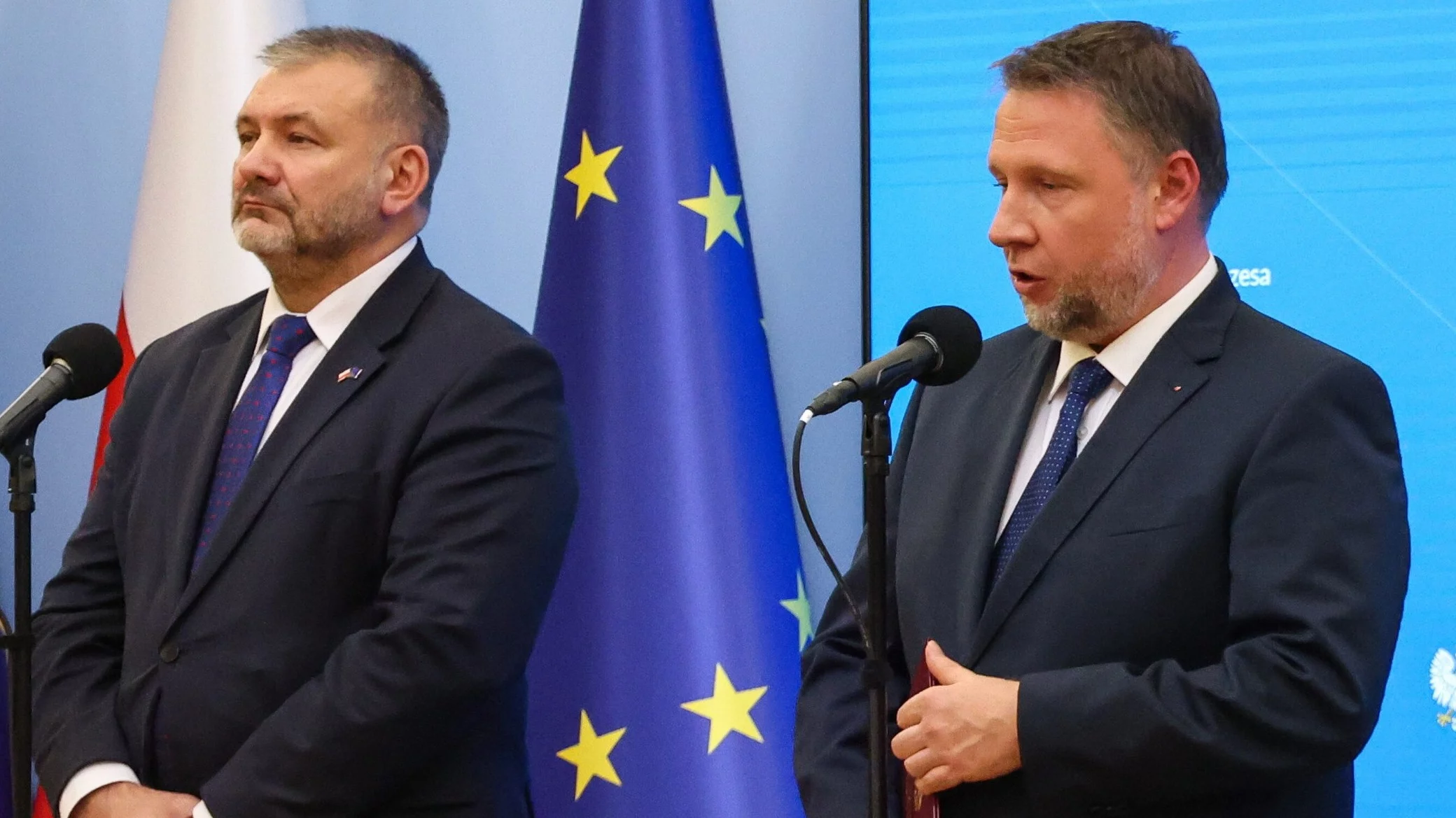 Ministrowie spraw wewnętrznych i administracji Marcin Kierwiński (P) oraz sprawiedliwości Waldemar Żurek (L)