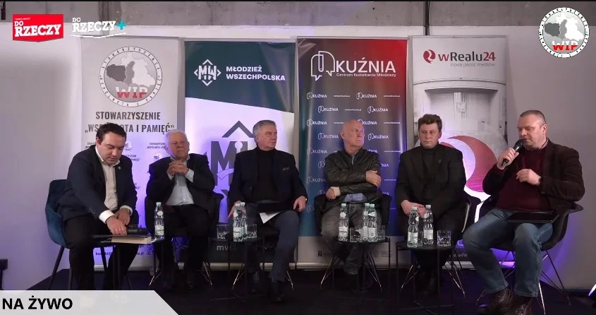 Debata zorganizowana przez Stowarzyszenie Wspólnota i Pamięć i Centrum Kształcenia Młodzieży "Kuźnia"