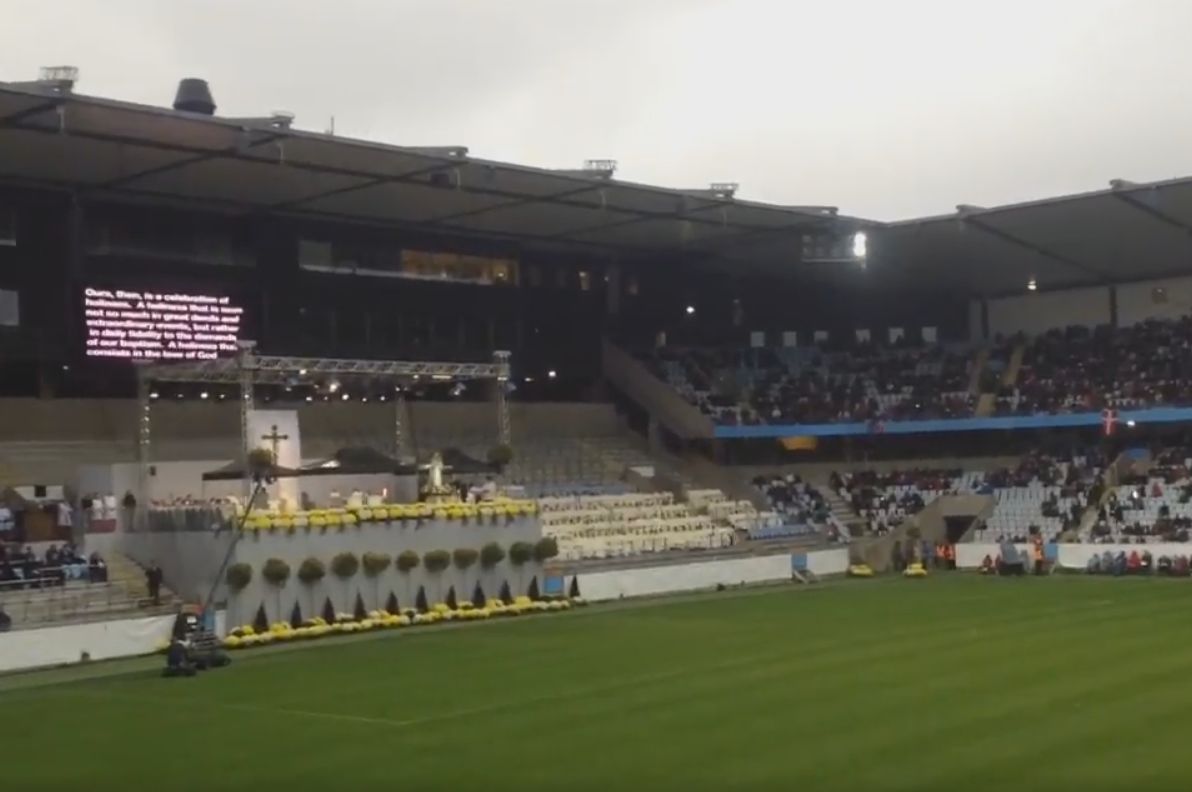 Papież Franciszek odprawił mszę na stadionie w Malmoe