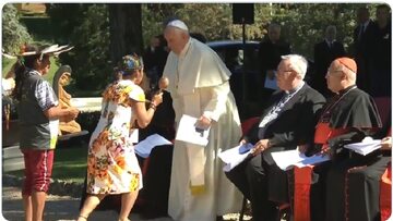 Papież Franciszek podczas amazońskiego „nabożeństwa”