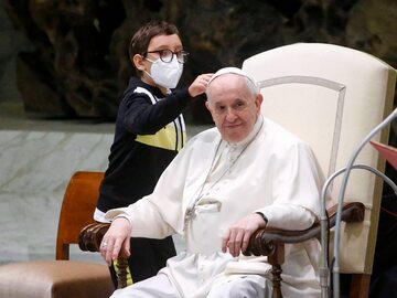 Papież Franciszek podczas audiencji w Watykanie