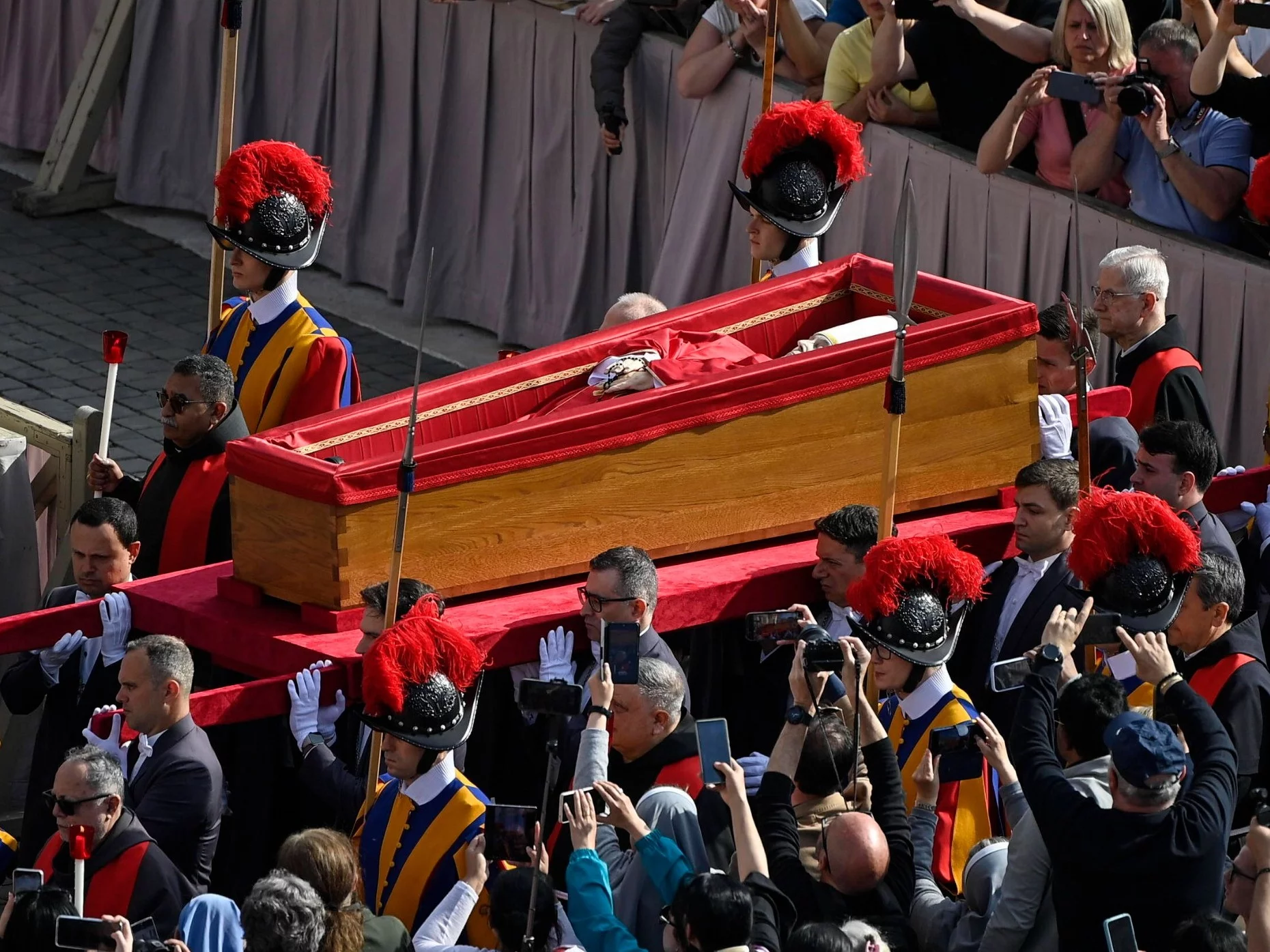 Papież Franciszek przekazał Ukrainie część swojego majątku