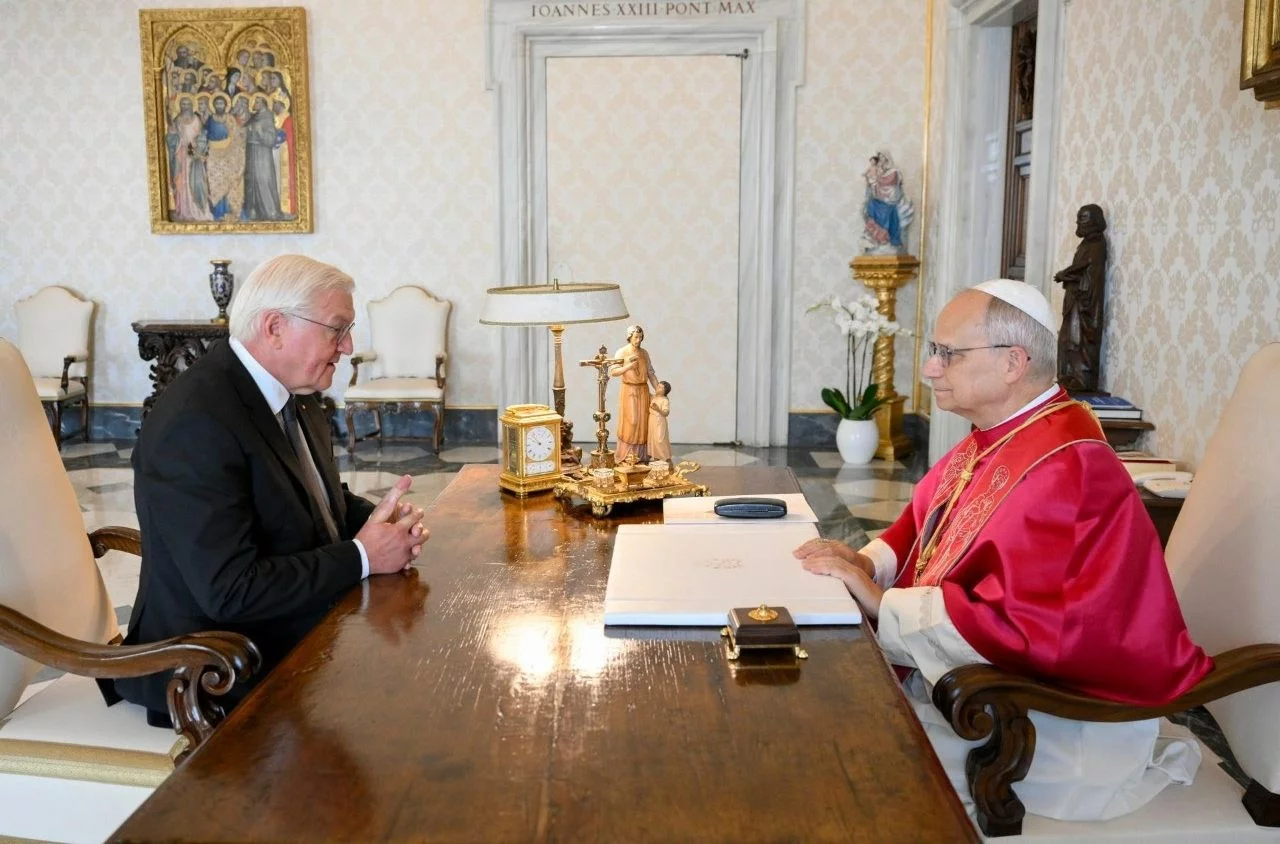Prezydent Niemiec Frank-Walter Steinmeier i papież Leon XIV