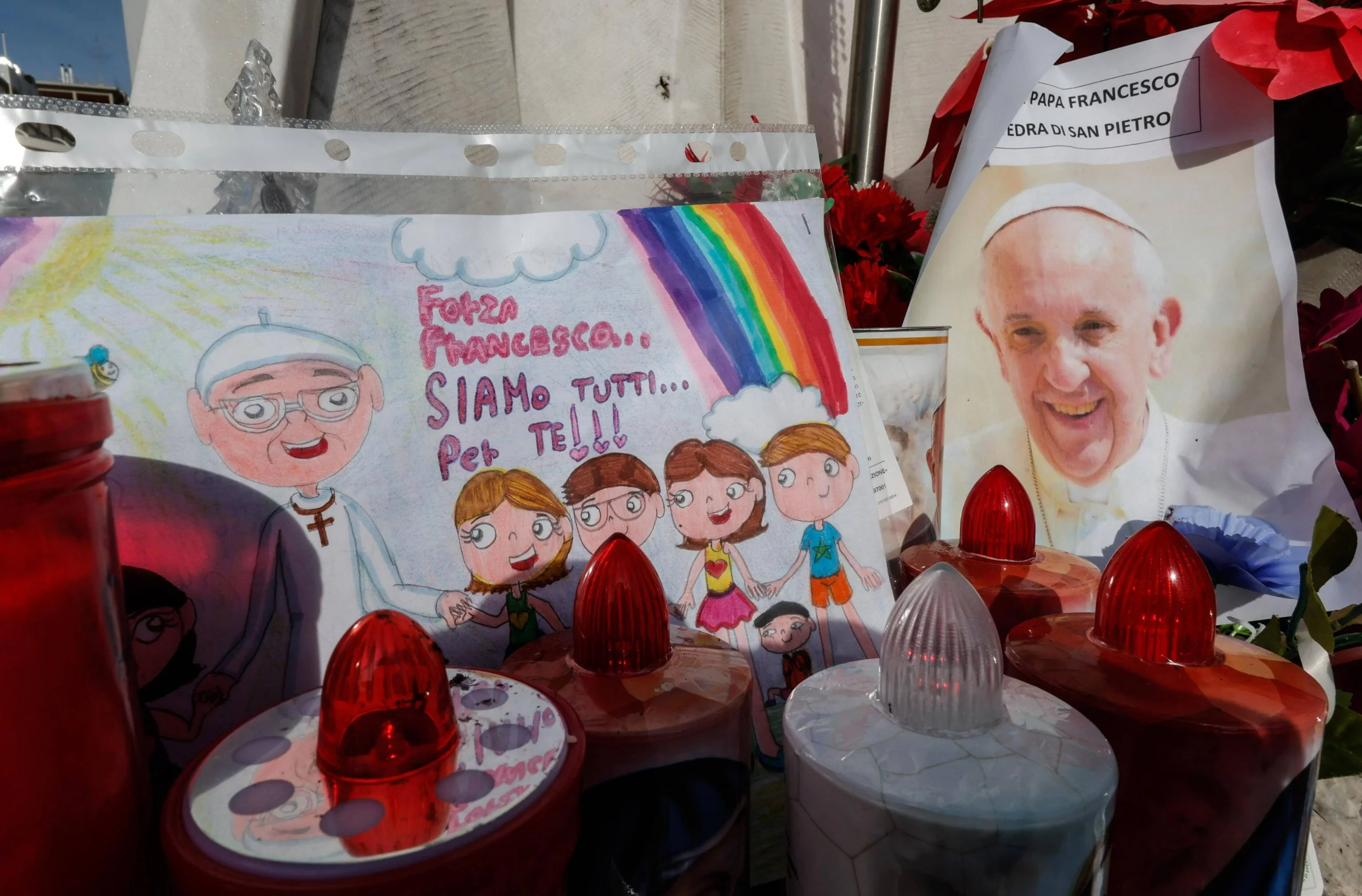 Papież Franciszek nadal przebywa w szpitalu w Rzymie