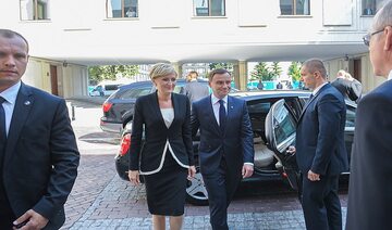 Para prezydencka przed wejściem do Sejmu