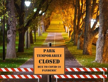 Park zamknięty z powodu koronawirusowych restrykcji