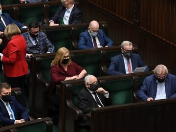 Parlamentarzyści PiS w Sejmie. Zdjęcie ilustracyjne