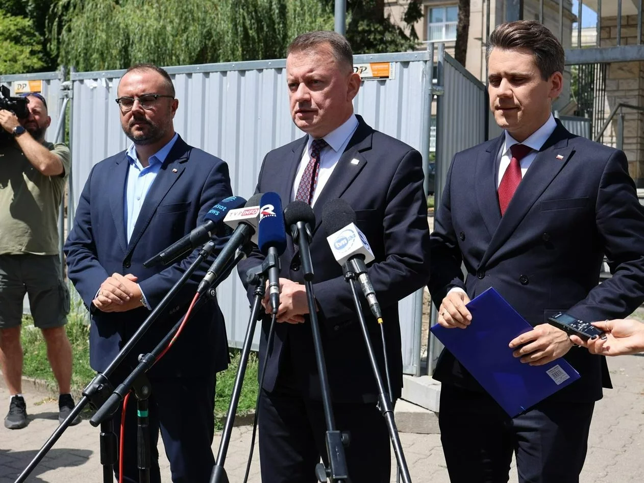 Paweł Jabłoński, Mariusz Błaszczak i Daniel Milewski (PiS)