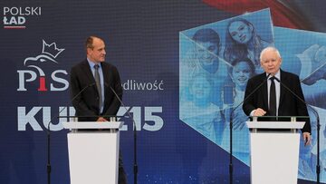 Paweł Kukiz i Jarosław Kaczyński podczas wspólnego oświadczenia w Warszawie