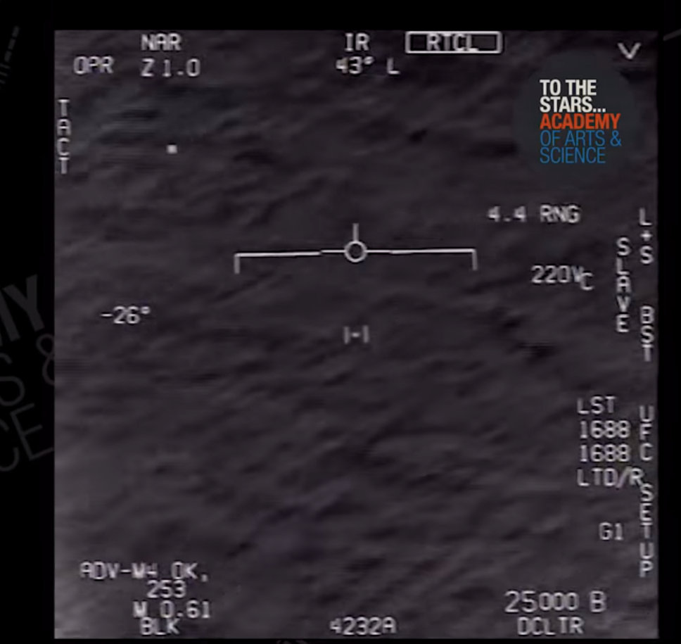 Trzy nagrania wideo, na których widać niezidentyfikowane obiekty latające, zostały oficjalnie zaprezentowane przez Pentagon