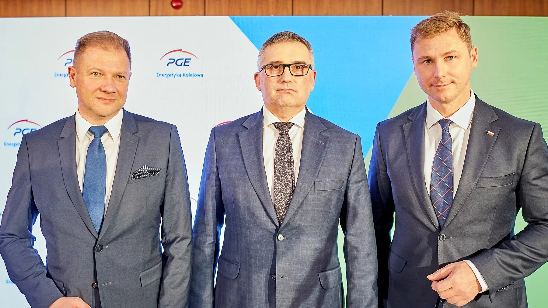 W skład zarządu PKP Energetyka wchodzą od lewej: Adam Domański, wiceprezes zarządu PKP Energetyka, Sylwester Szczensnowicz, prezes zarządu PKP Energetyka, Wojciech Zabłocki, wiceprezes zarządu PKP Energetyka