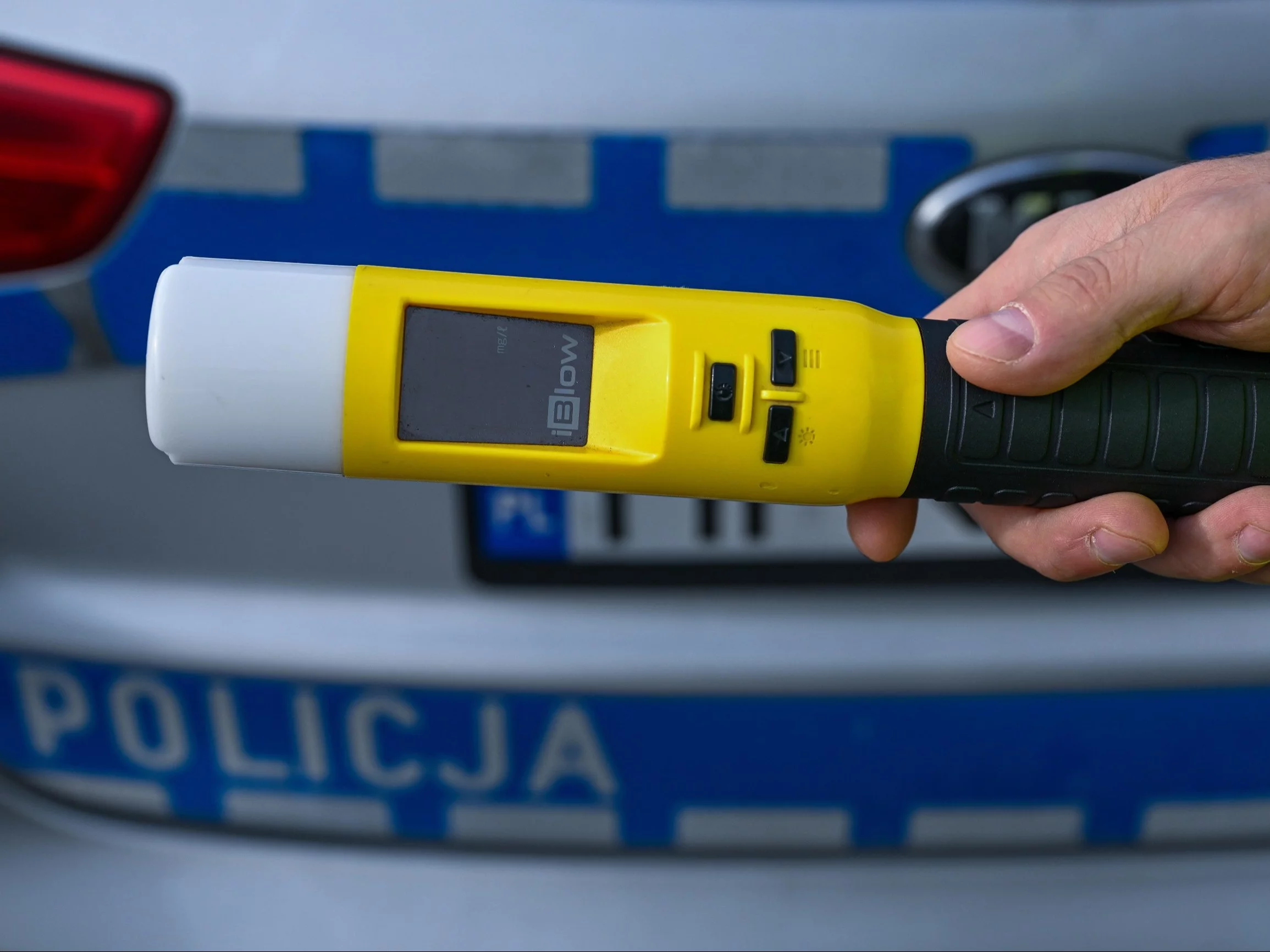 Pijany policjant spowodował kolizję. Przełożeni zdecydowali