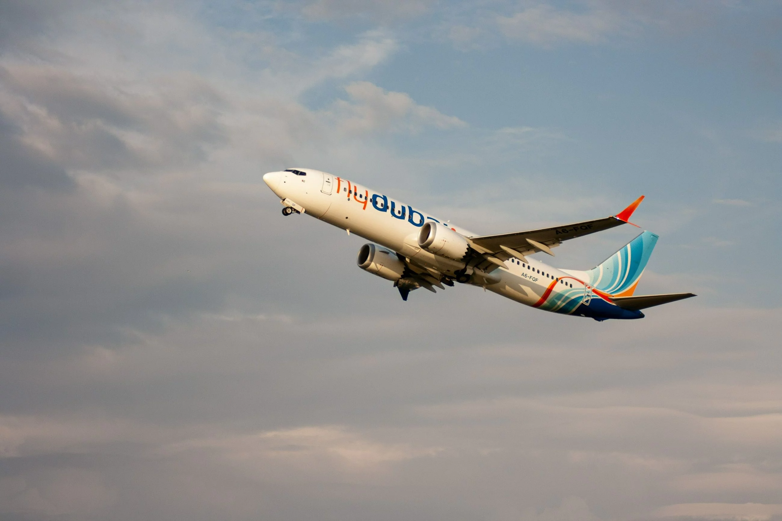 Samolot linii Flydubai, zdjęcie ilustracyjne