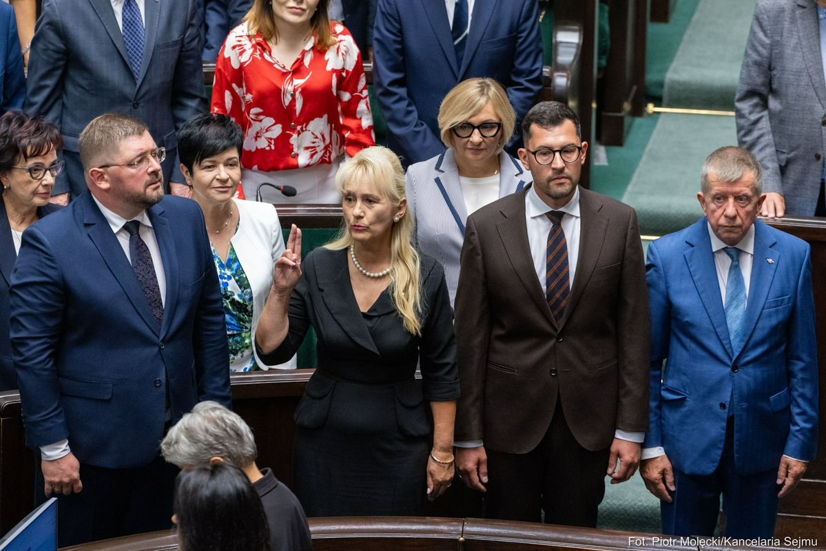 PiS ma nowych posłów. Złożyli ślubowanie