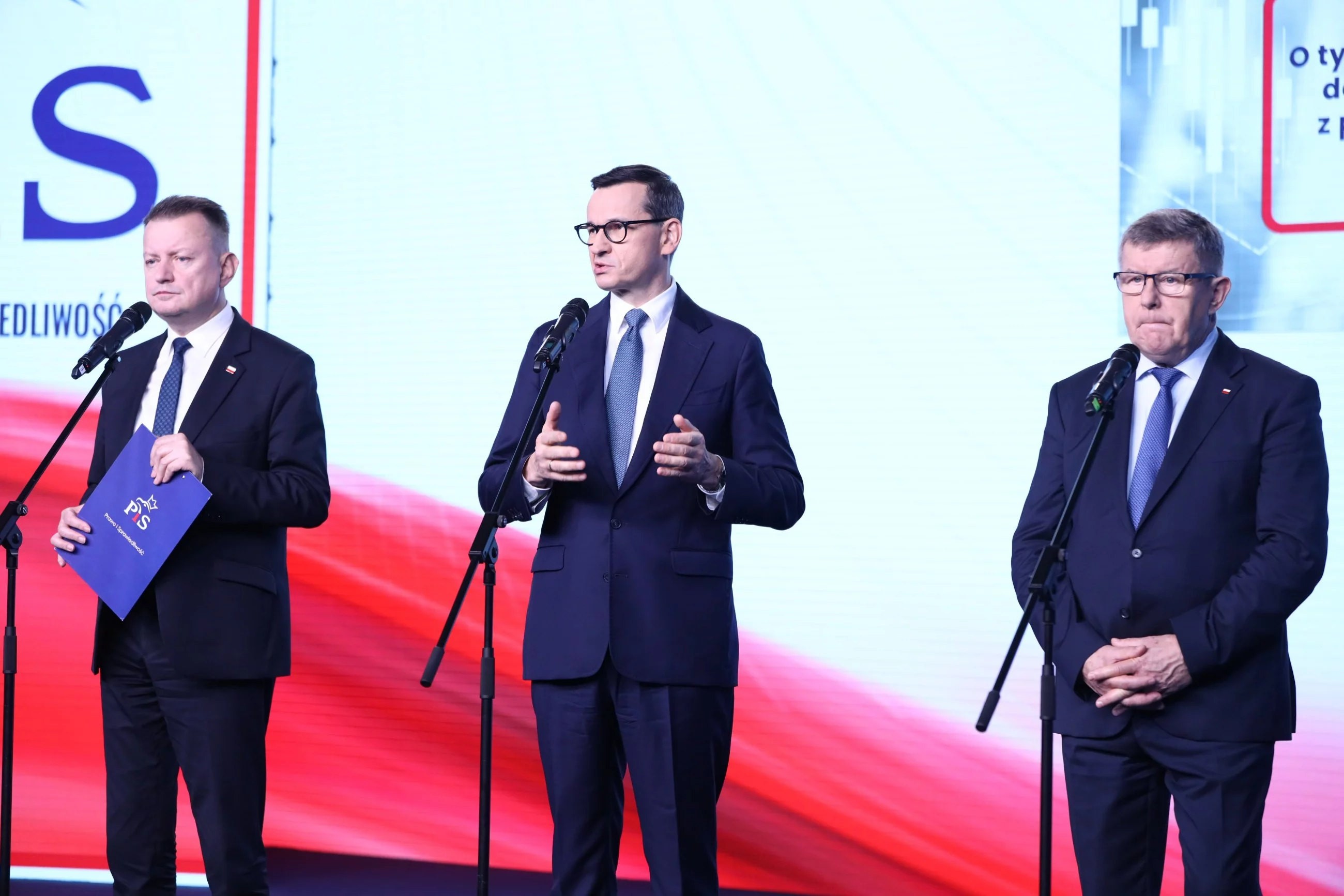 Konferencja polityków PiS. Mariusz Błaszczak, Mateusz Morawiecki i Zbigniew Kuźmiuk