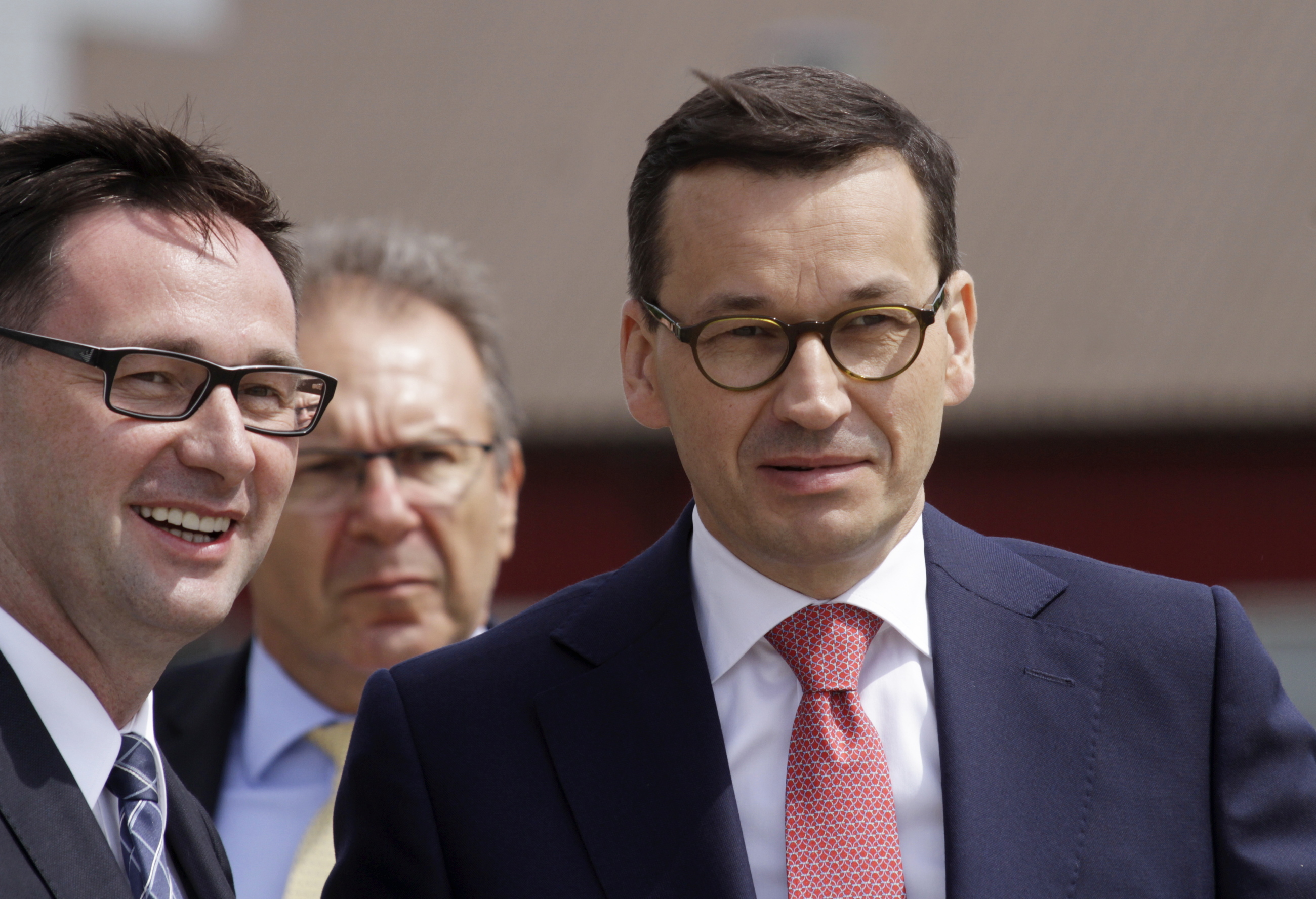 Daniel Obajtek (L) i Mateusz Morawiecki (P)