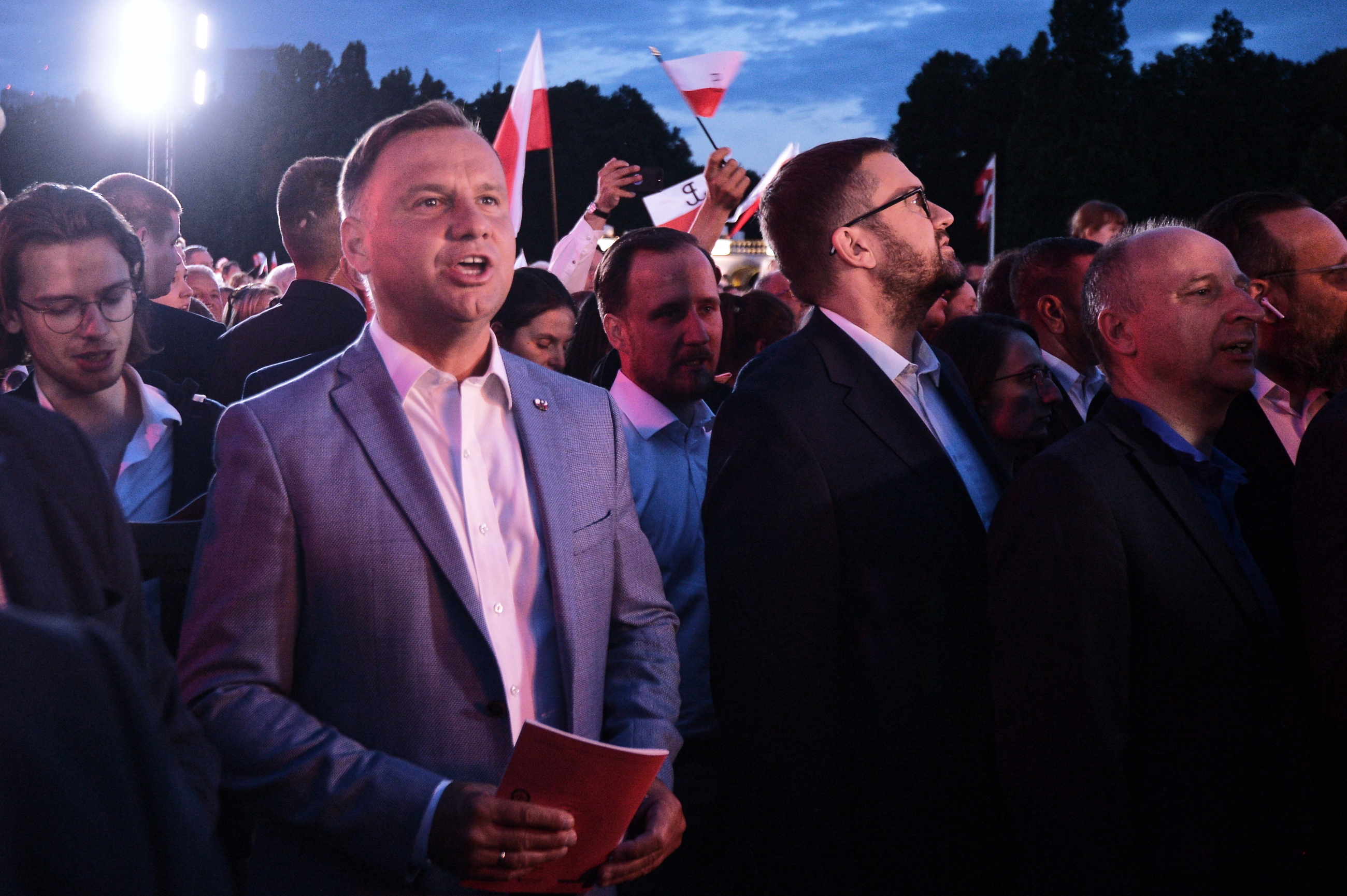 Prezydent podczas wspólnego śpiewania powstańczych piosenek