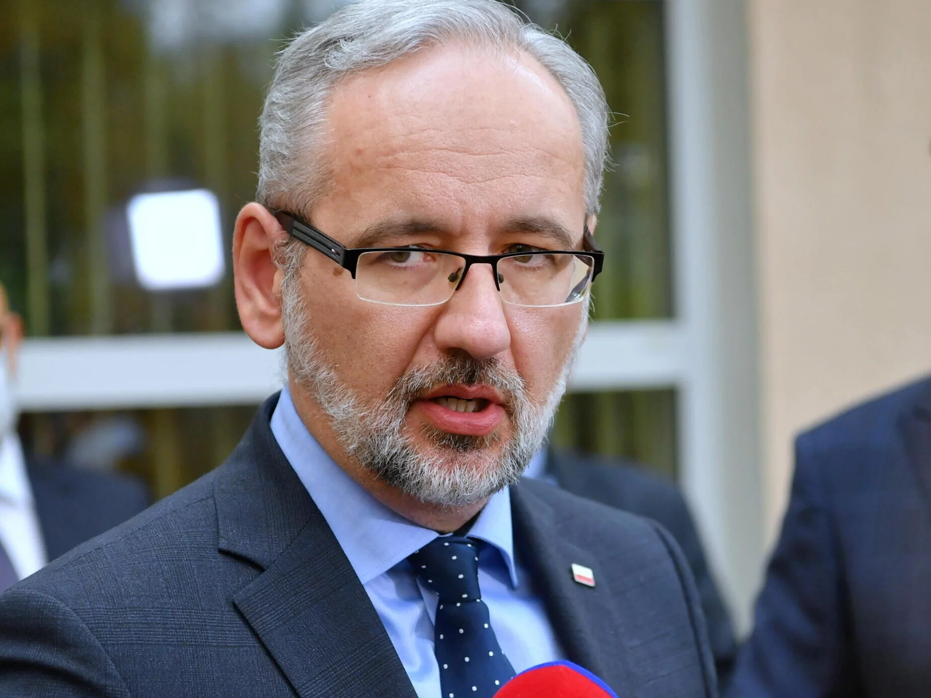 Pobicie Niedzielskiego. Poseł PiS oskarża ministra