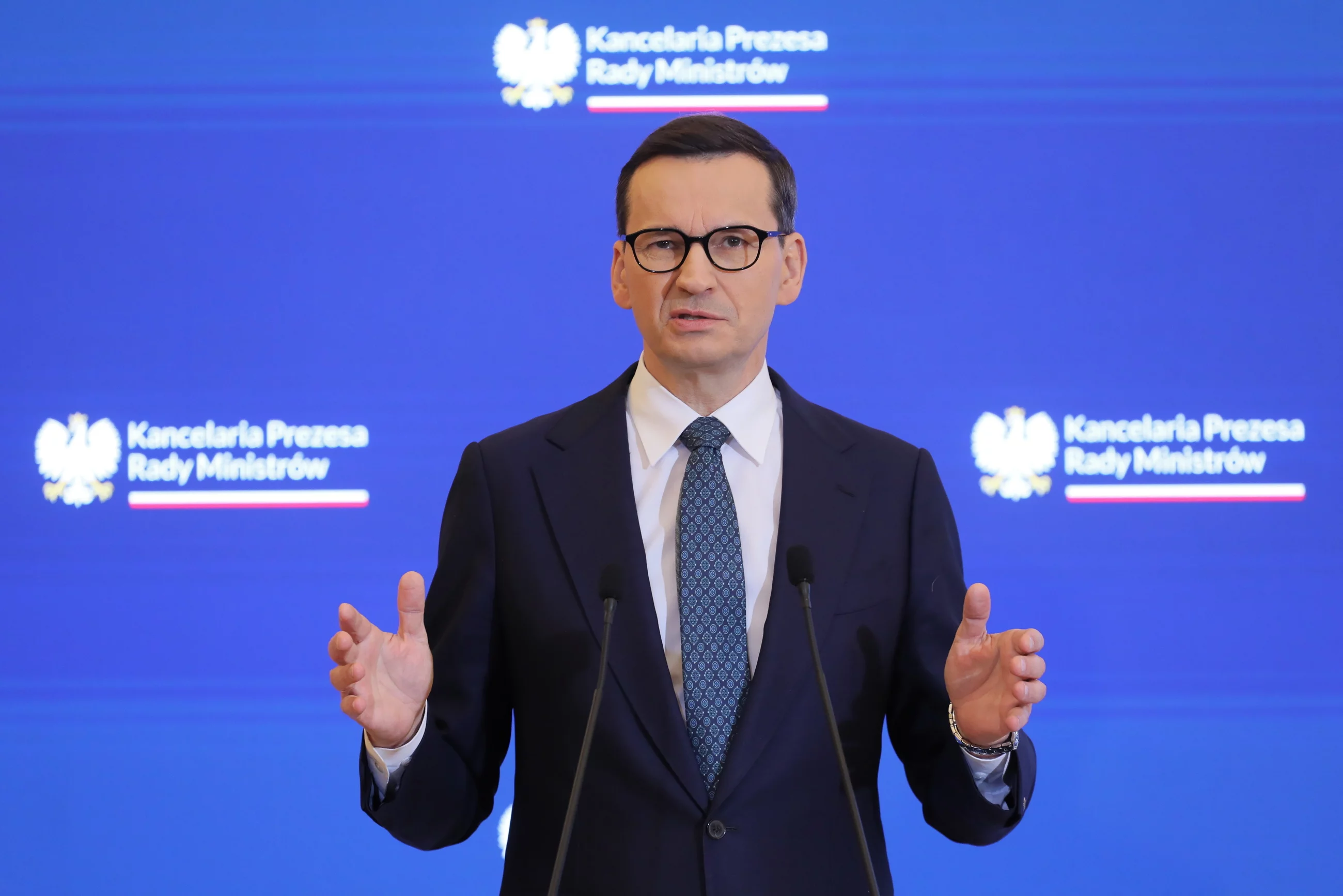 Premier Mateusz Morawiecki podczas konferencji prasowej w KPRM