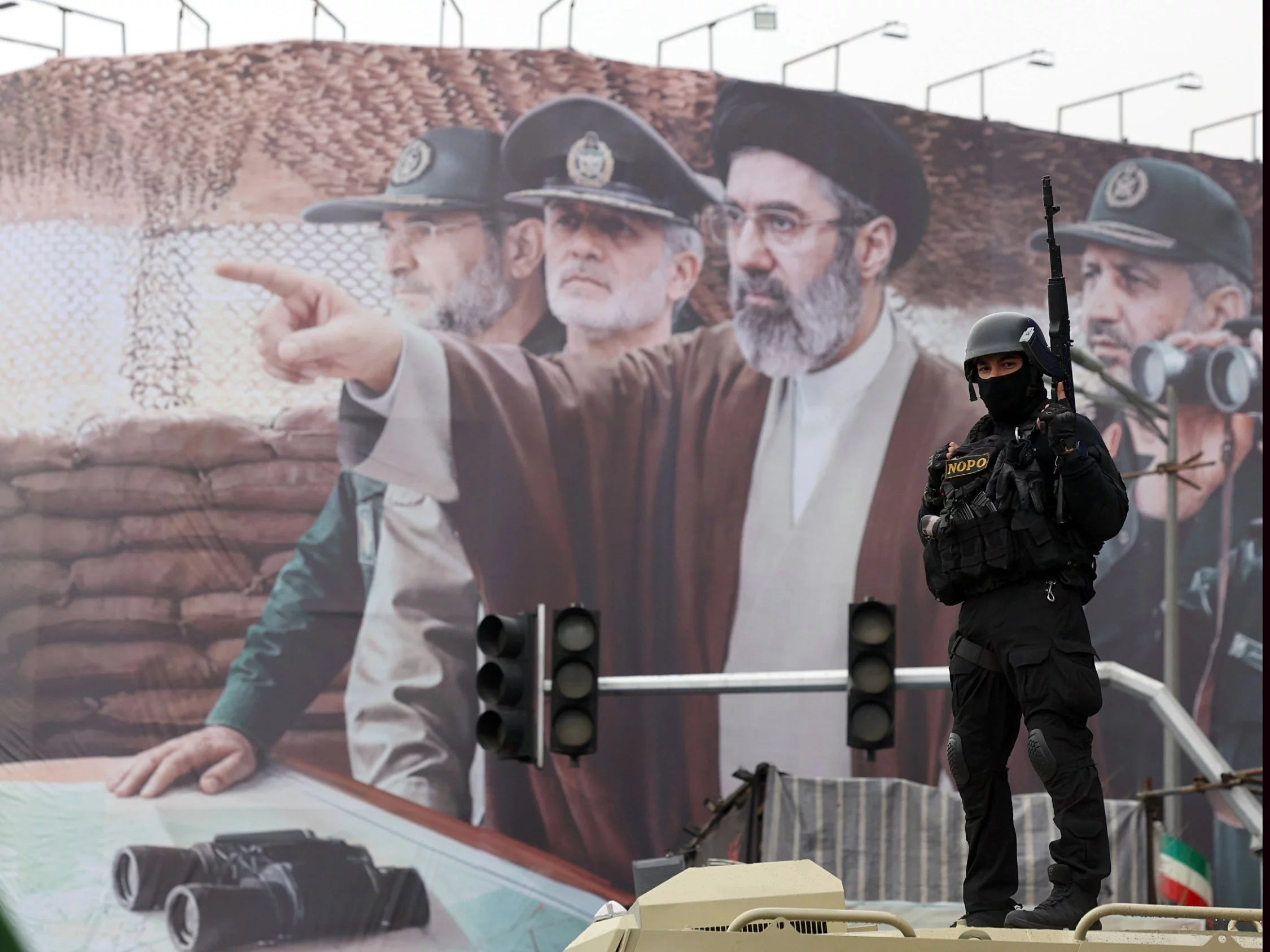 Bilbord z przywódcami Islamskiej Republiki Iranu w Teheranie