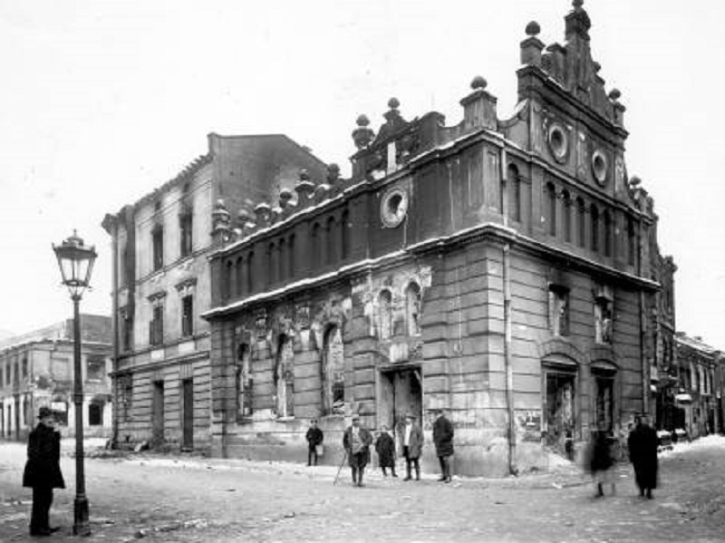 Spalona synagoga Beit Chasidim.