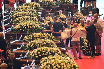 Pogrzeb ofiar w Genui