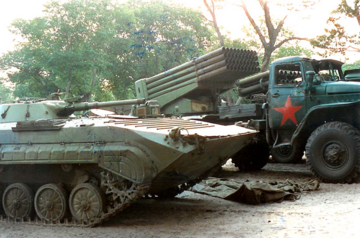 Pojazdy wojskowe podczas wojny w Angoli, lata 80. XX wieku