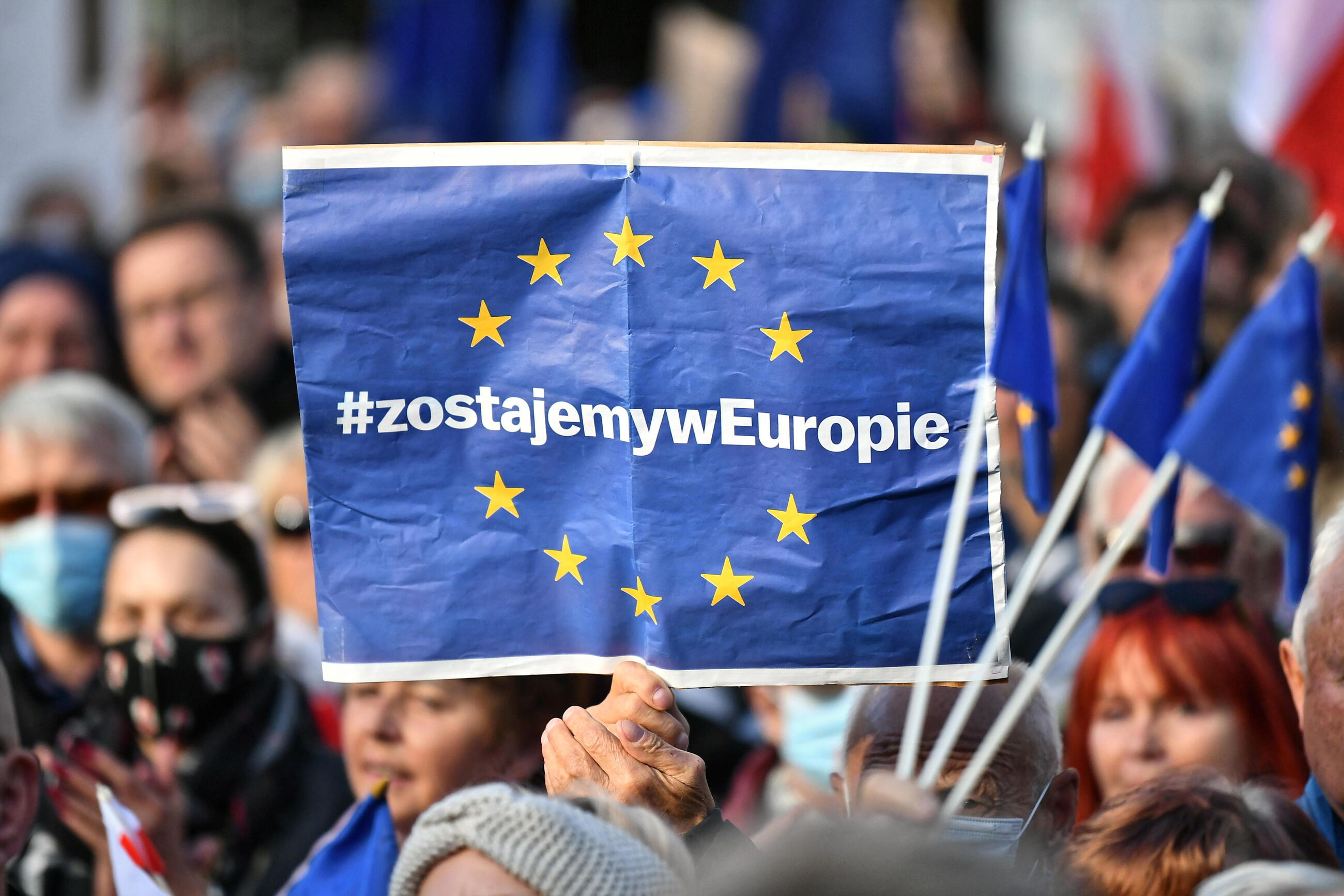 Manifestacja przeciwko wyrokowi Trybunału Konstytucyjnego na pl. Solnym we Wrocławiu