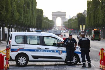 Policja w Paryżu. We Francji trwają imigranckie zamieszki