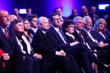 Politycy PiS m.in.: prezes Jarosław Kaczyński, premier Mateusz Morawiecki, Ryszard Terlecki, Elżbieta Witek, Małgorzata Gosiewska