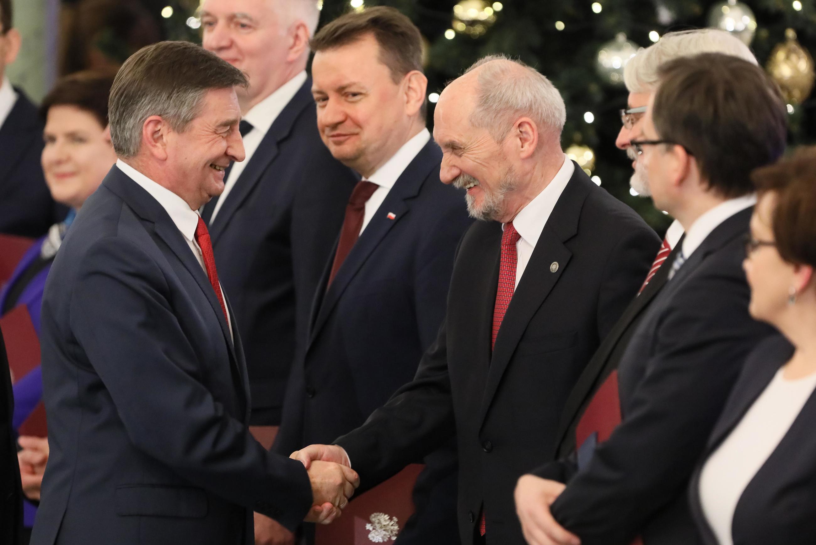 Marszałek Sejmu gratuluje zaprzysiężenia Antoniemu Macierewiczowi