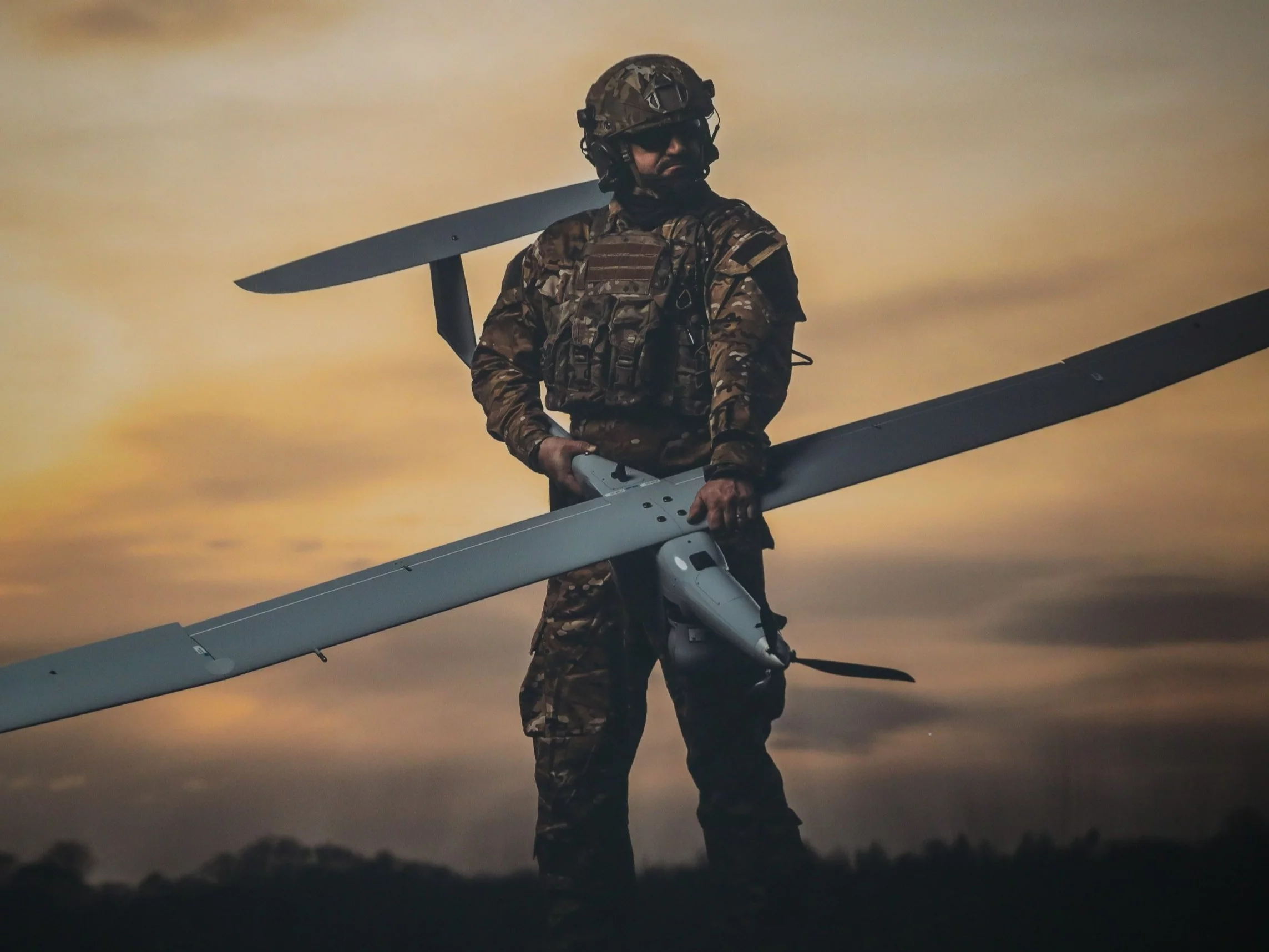 Bezzałogowa latająca platforma FlyEye jest systemem zaprojektowanym do misji rozpoznawczych i obserwacyjnych