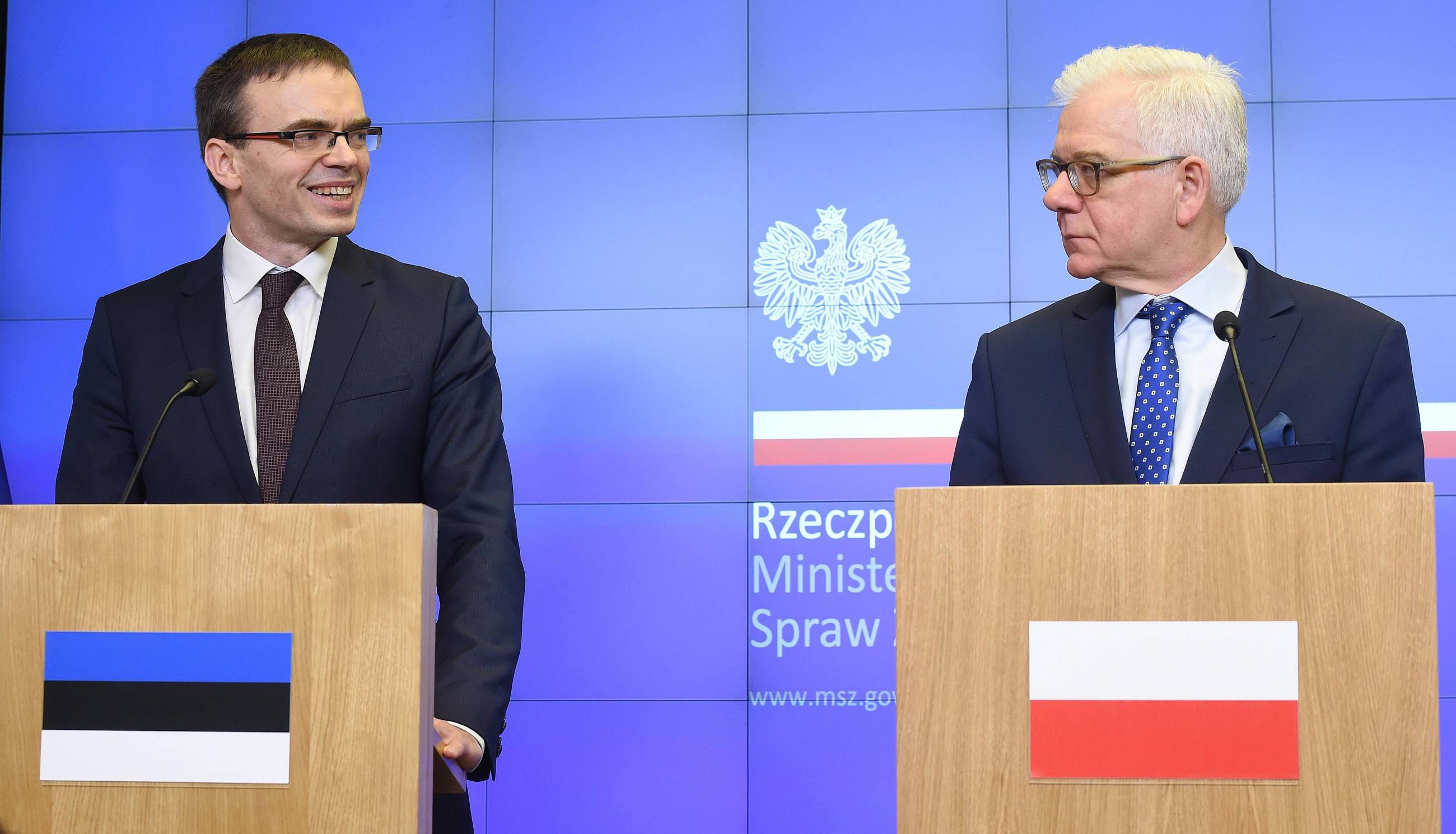 Minister spraw zagranicznych Jacek Czaputowicz oraz szef estońskiej dyplomacji Sven Mikser podczas konferencji prasowej po spotkaniu w Warszawie