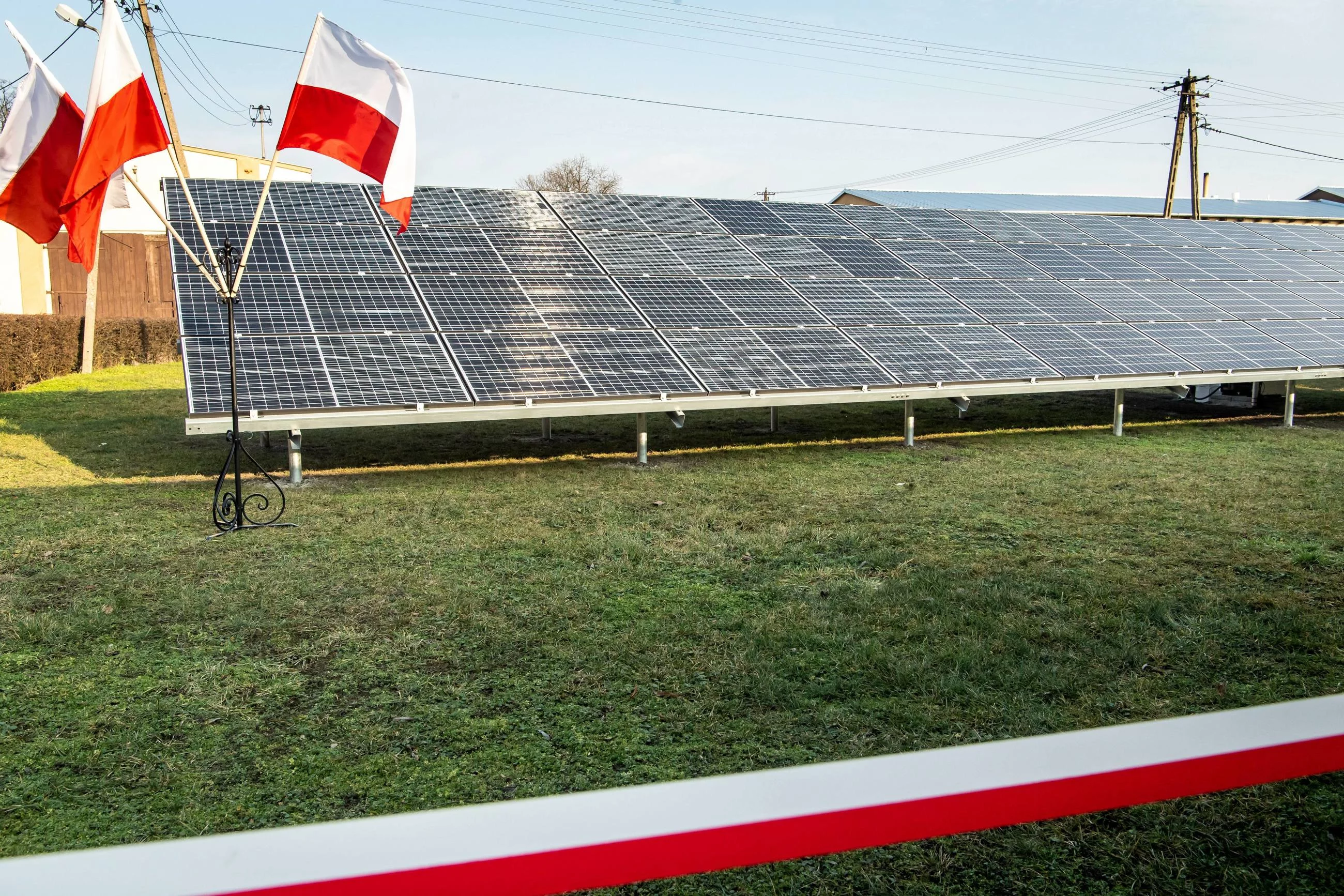 Uroczystość włączenia do sieci nowo wybudowanej mikroinstalacji fotowoltaicznej